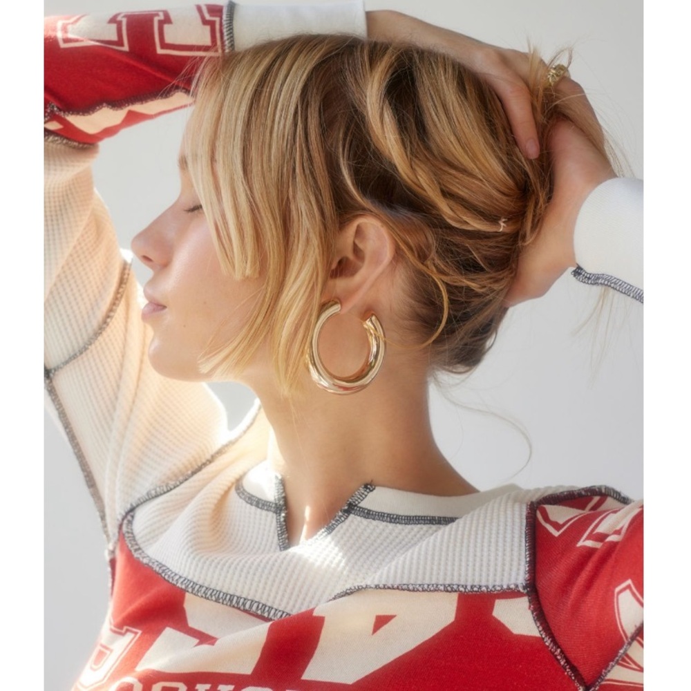 NWT URBAN OUTFITTERS Oversized Hoop Earring in Gold